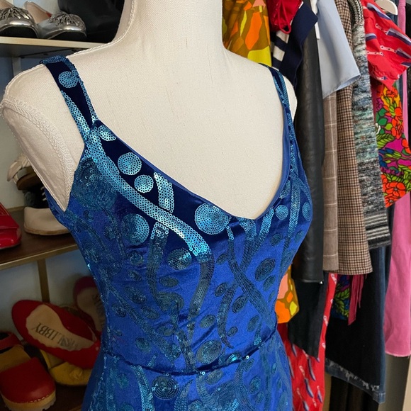 Tatyana Sequined Wiggle Dress - Size XS - Picture 3 of 8
